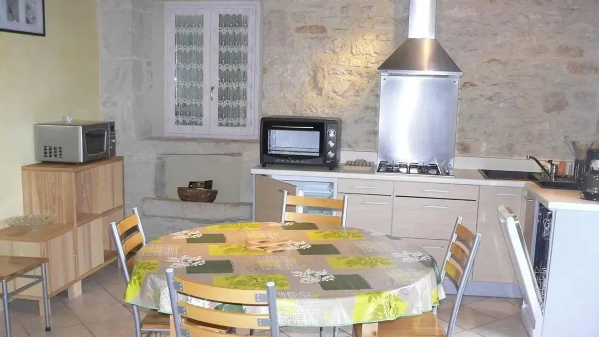 Maison Familiale A Faycelles Avec Terrasse